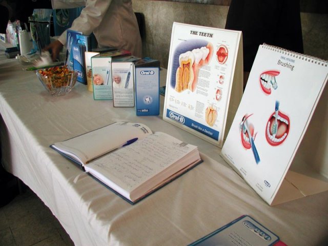 روز دندانپزشک سال 85