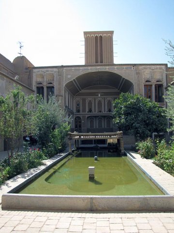 قله شیرکوه